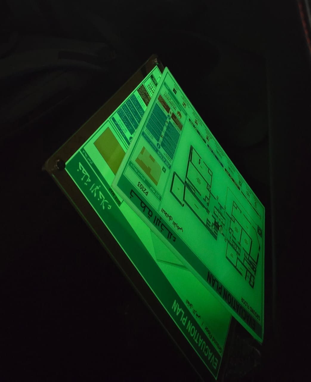 3D emergency evacuation plan with marked escape routes